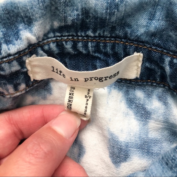 F21 Acid Wash Denim Top - Picture 3 of 3